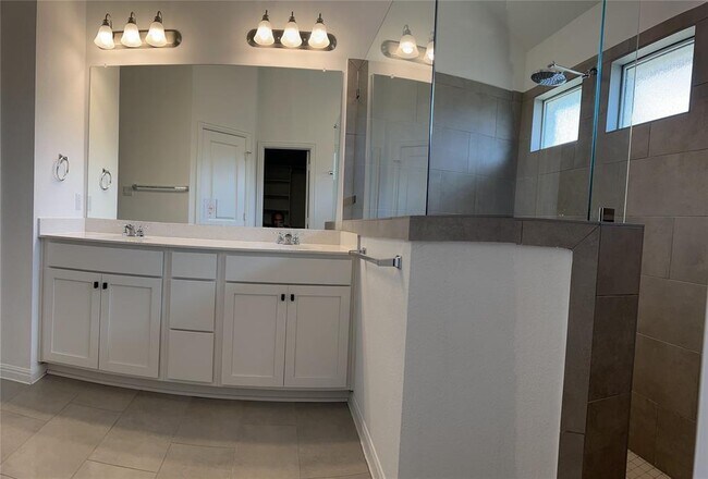 Building Photo - 521 Panzano Dr