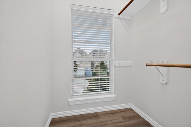 Building Photo - 1131 Sopris Dr