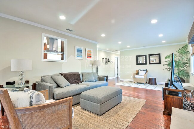 Building Photo - 3 br, 2 bath House - 7613 Canterbury Lane -
