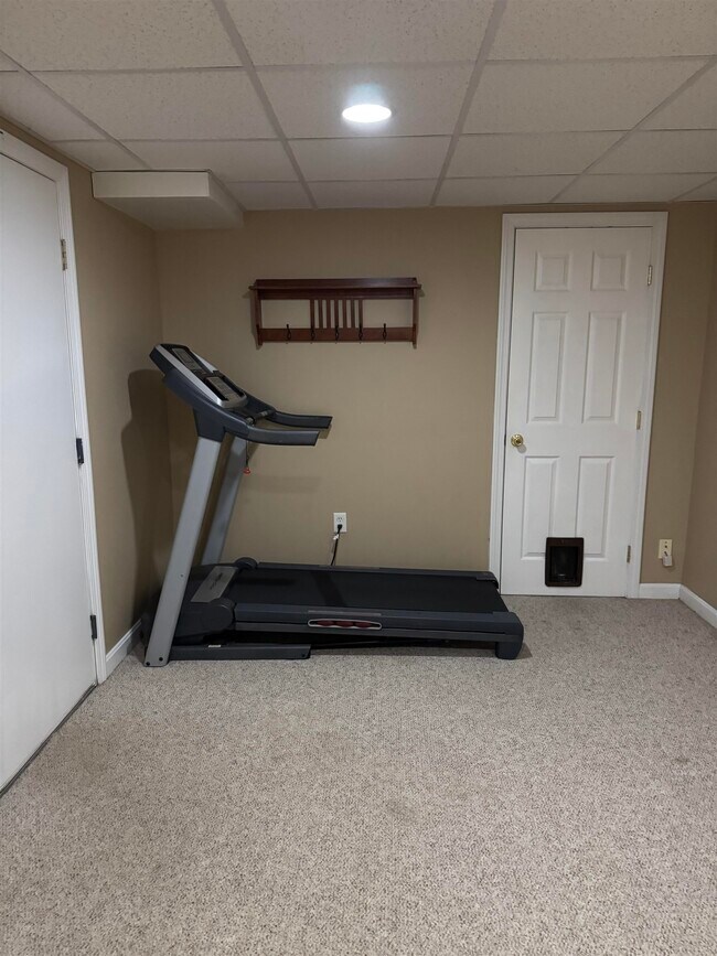 Building Photo - 16 High Bridge Hl