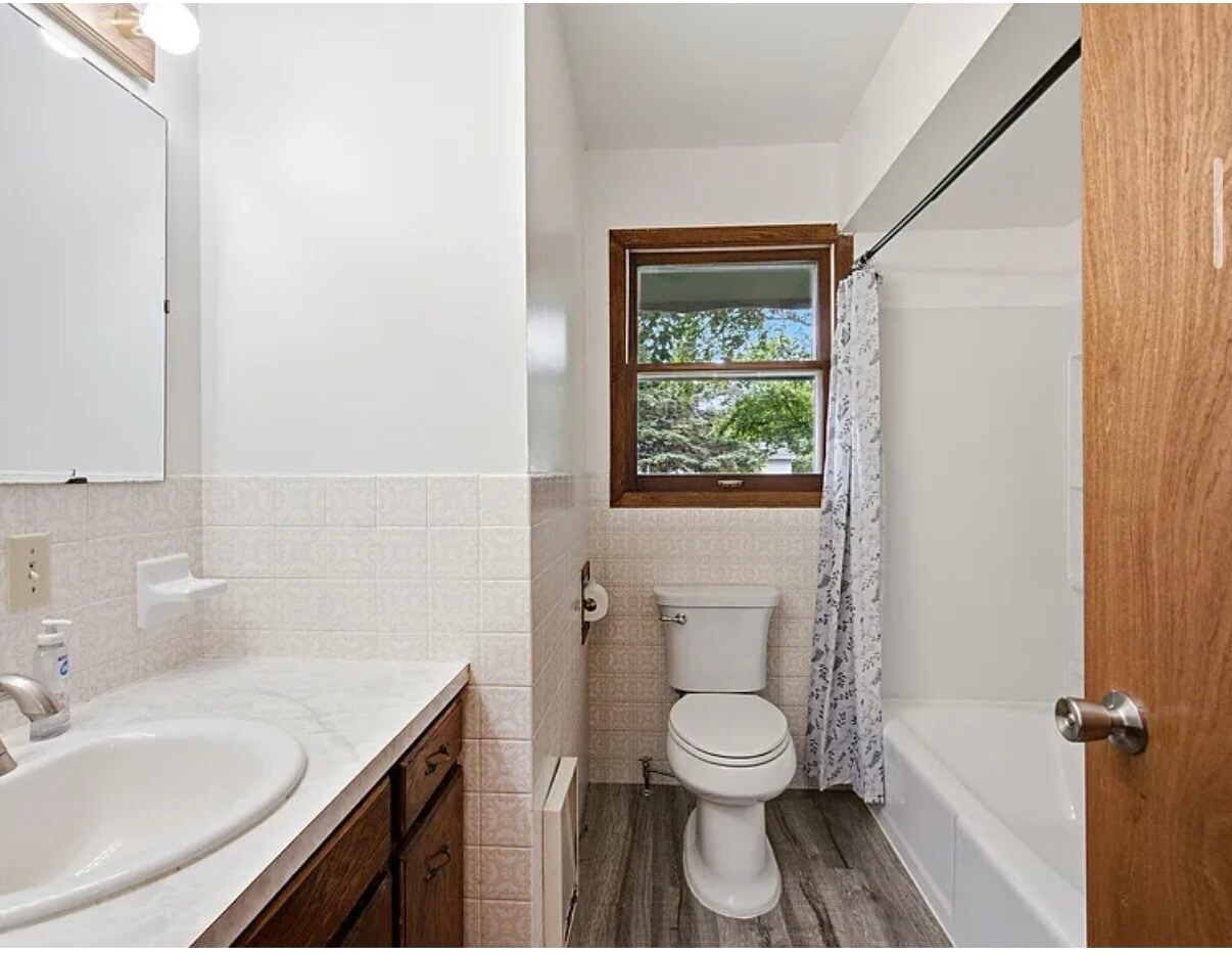 Building Photo - 15524 Larch St NW