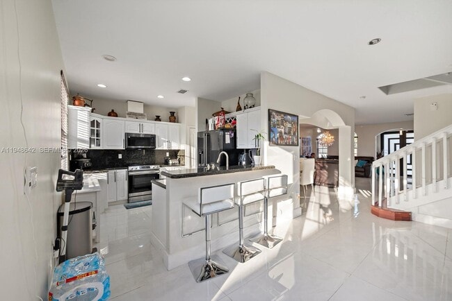 Building Photo - 1360 SW 142nd Ave