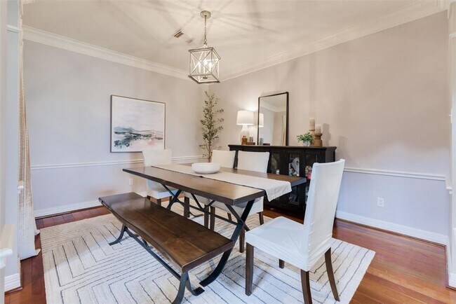 Building Photo - Stunning Home in Falcon Point!
