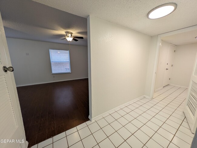 Building Photo - 3149 Crazy Horse Dr