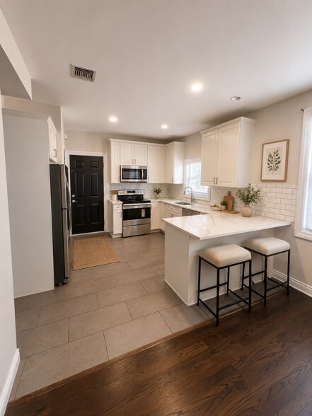 Building Photo - 406 Semel Ave
