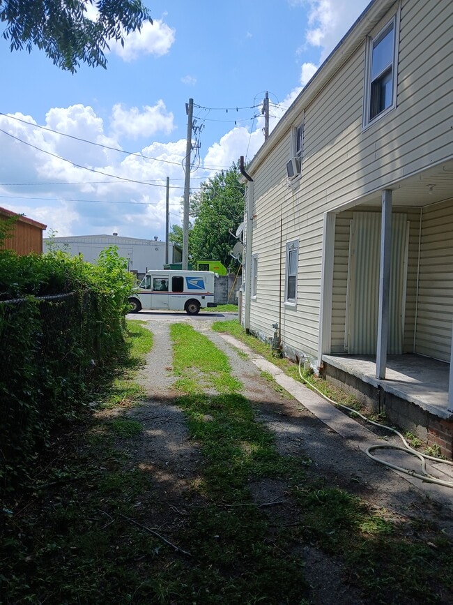 Building Photo - 510 1st Ave