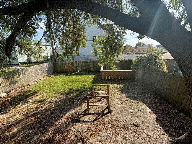 Building Photo - 2613 Avenue K