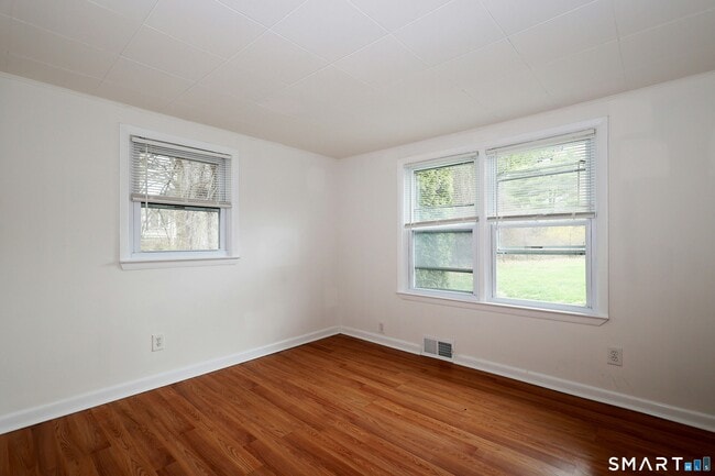 Building Photo - 121 Westport Rd