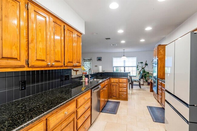 Building Photo - 10903 Chateau Hill