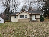 Building Photo - Spacious Kent Ranch w/ Finished Basement & 2-Car Garage