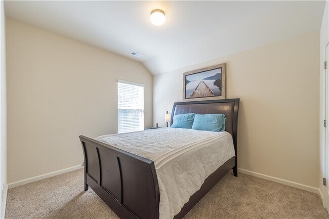 Building Photo - 129 Village Trail