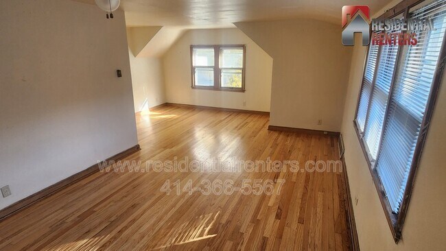 Building Photo - 5435A N 40th St