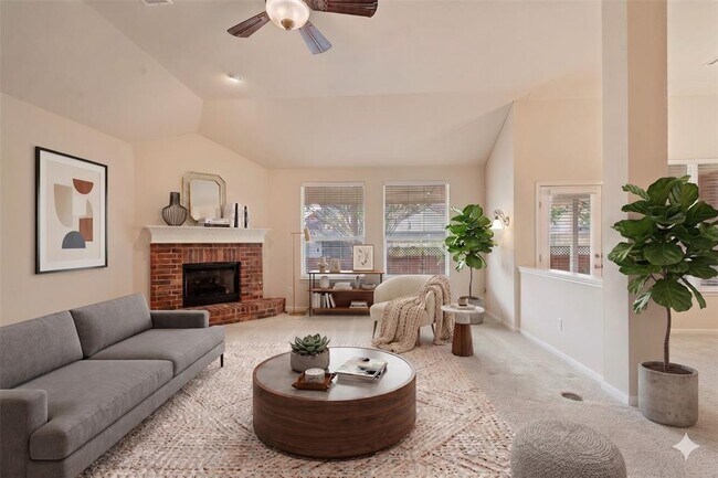 Building Photo - 2405 Speidel Dr
