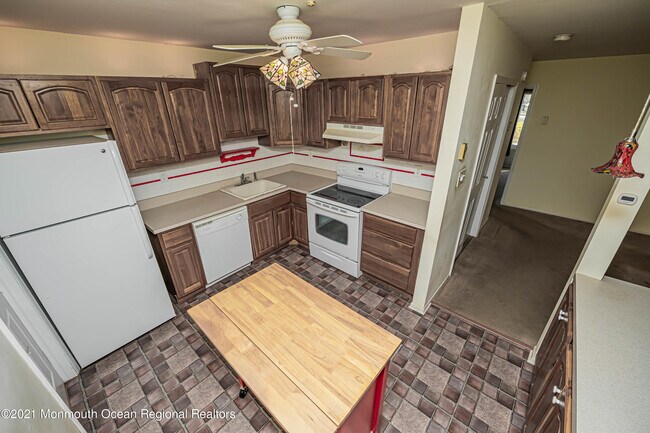 Building Photo - 118 Amberly Dr