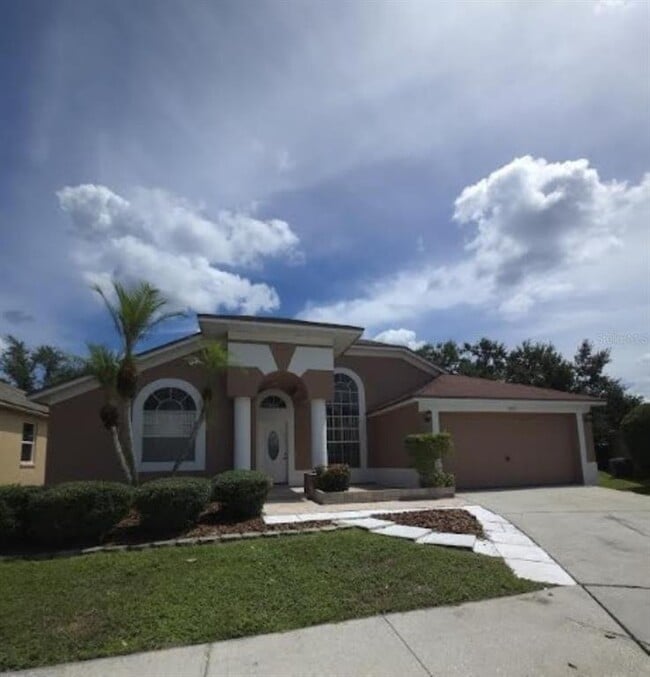 Building Photo - 18005 Palm Breeze Dr