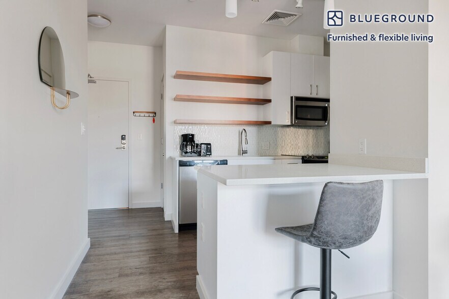 Building Photo - 240 Sidney St