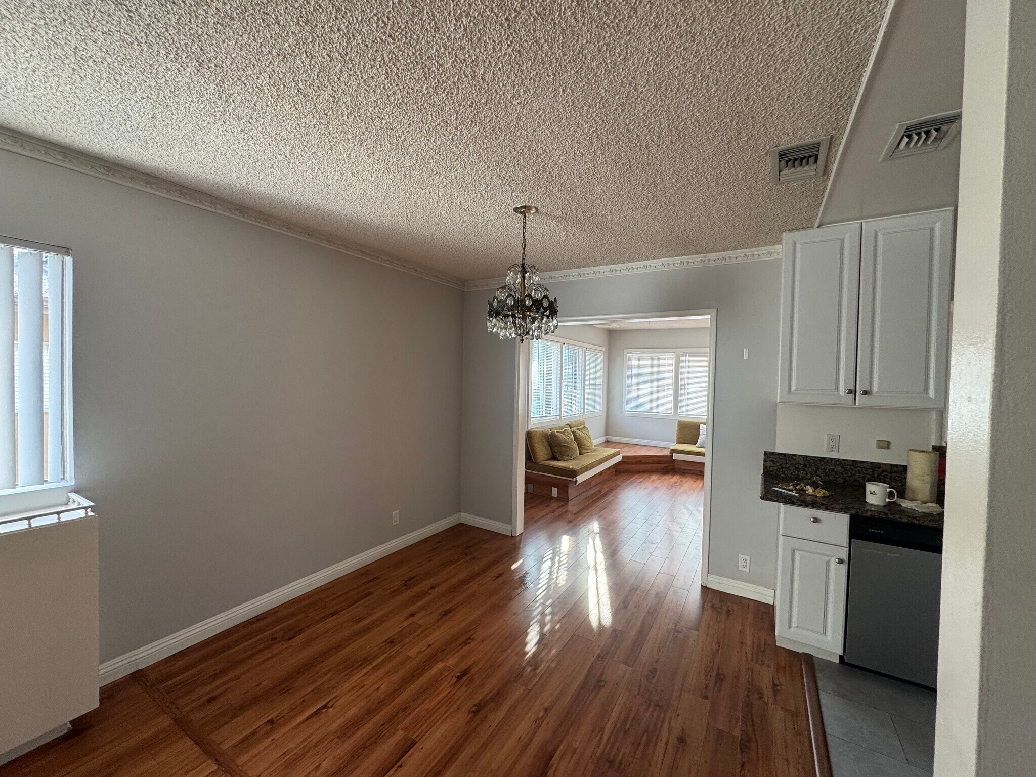 Building Photo - 5208 Wilkinson Ave