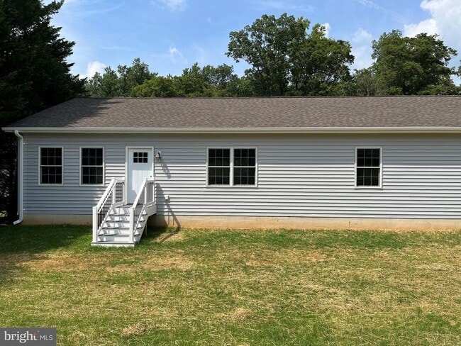 Building Photo - 2114 Moorland Dr