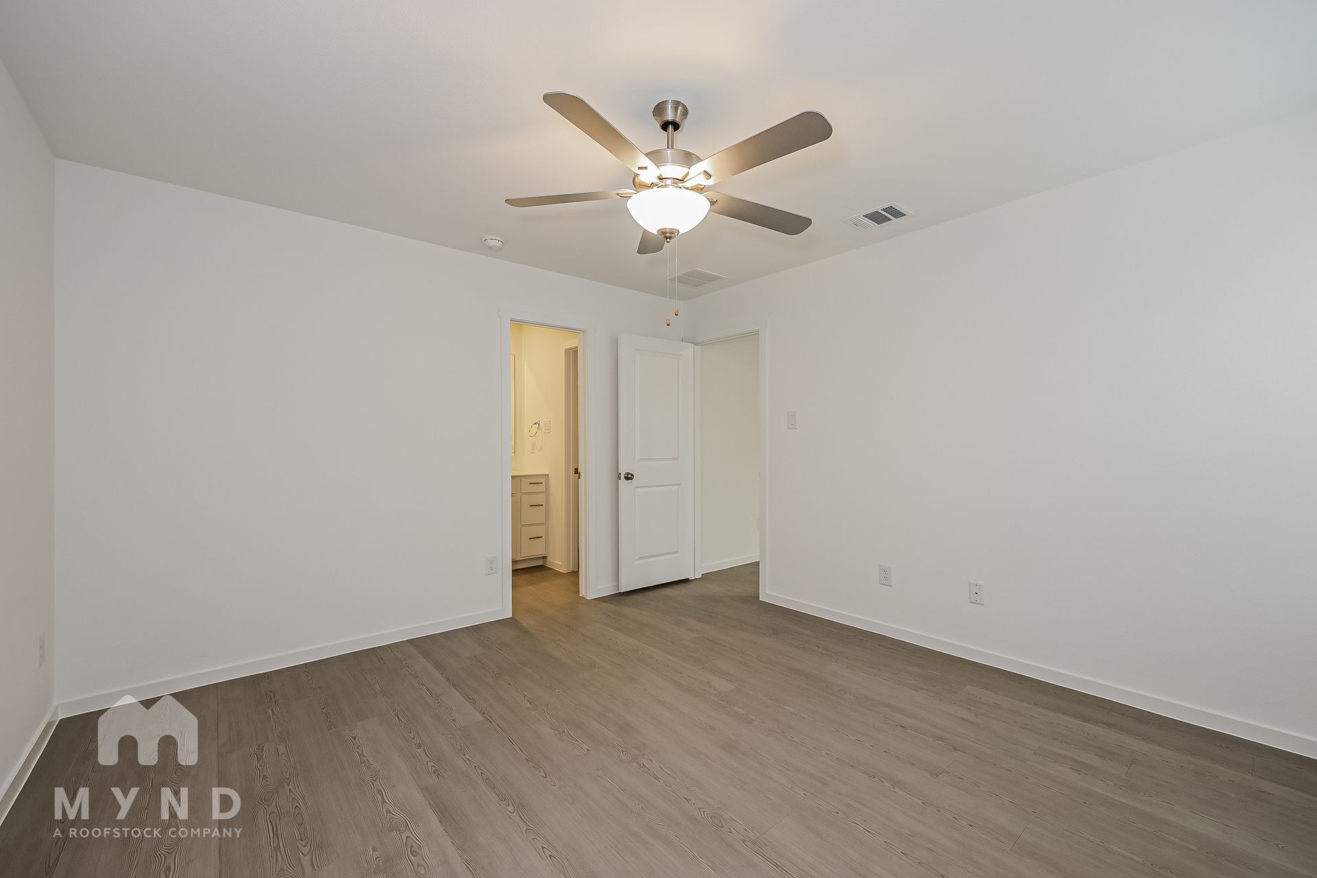 Building Photo - 2740 Ctr Crk Ln