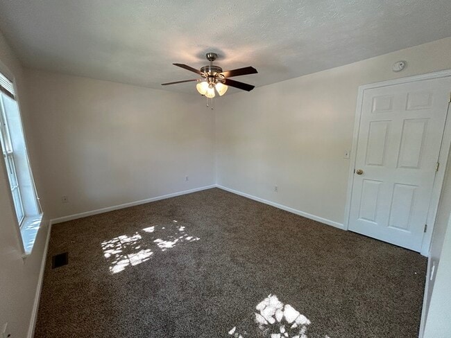 Building Photo - 9917 W Midland Way