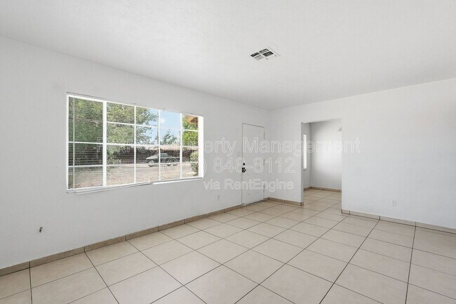 Building Photo - 6701 N 33rd Ave