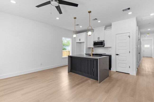 Building Photo - 2316 McKee St