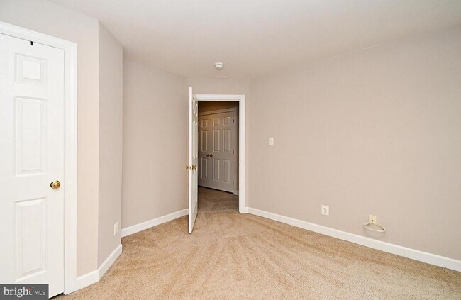 Building Photo - 2304 Lennon Ln