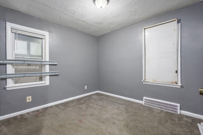 Building Photo - 13881 Carlisle St