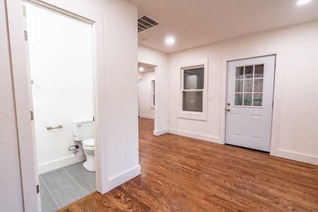 Building Photo - 345 S Zunis Ave