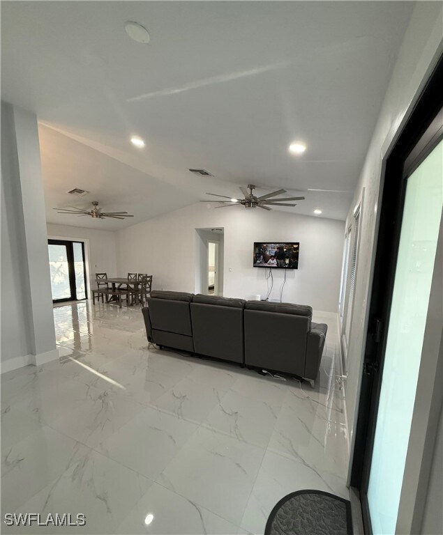 Building Photo - 1020 SW 11th Ct