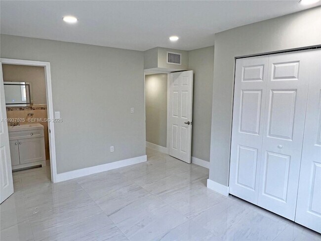 Building Photo - 11962 SW 37th Terrace