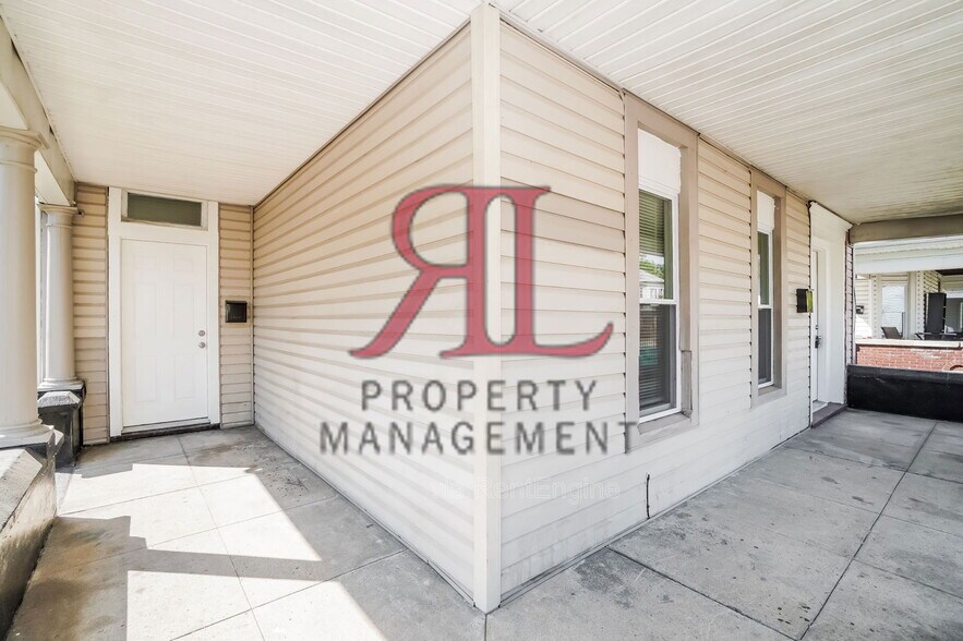 Building Photo - 235 W Church St