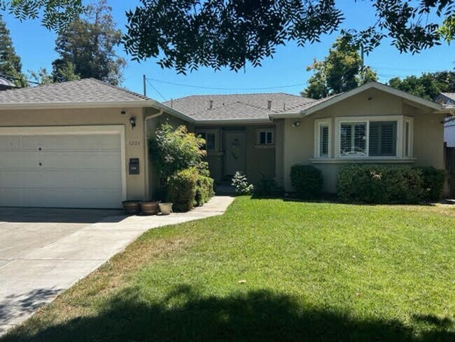 Building Photo - Beautiful Home with multiple upgrades!