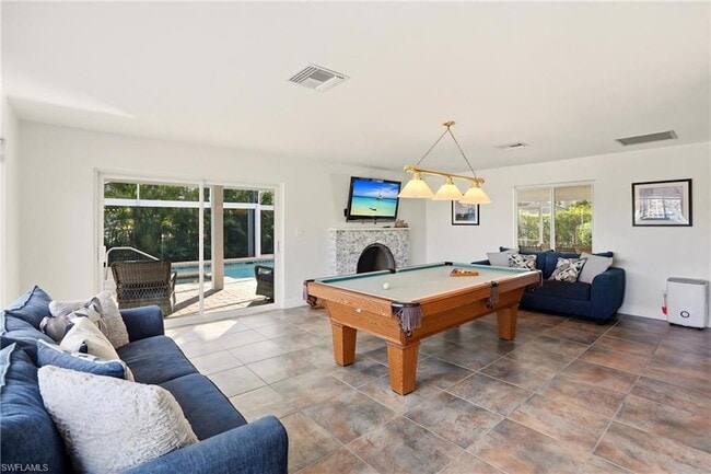 Building Photo - 339 Landmark St