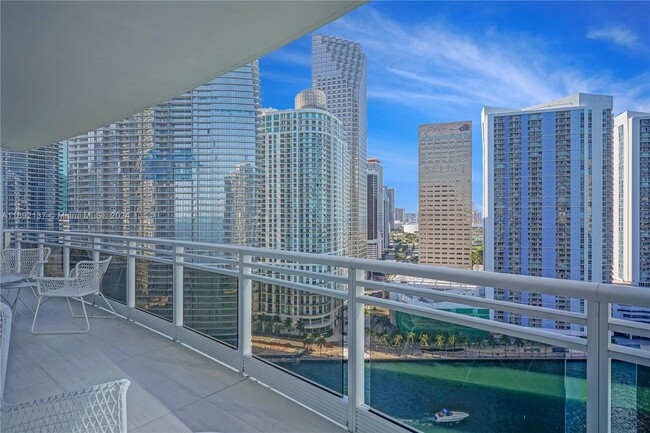 Building Photo - 901 Brickell Key Blvd