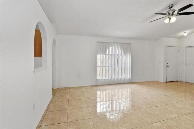 Building Photo - 10437 Opus Dr