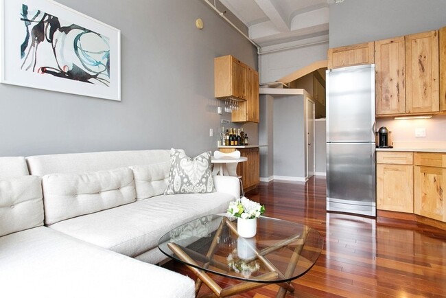 Building Photo - Enjoy the luxury lifestyle of a doorman, r...