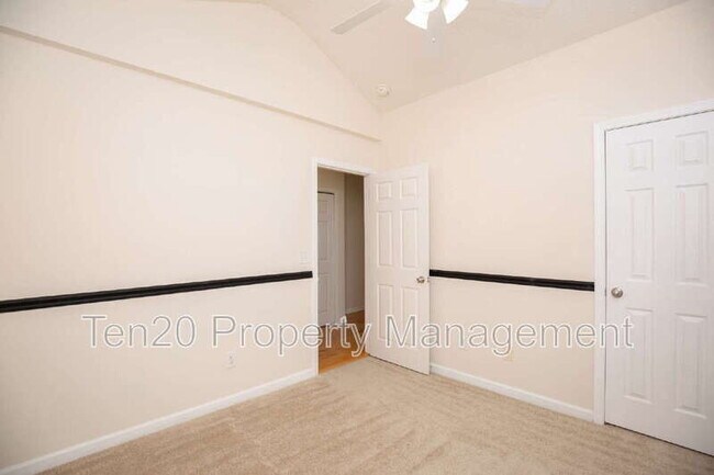 Building Photo - 2809 Dotti Dr