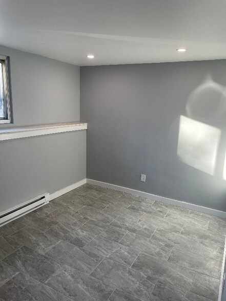 Building Photo - 333 Central St