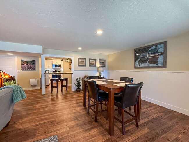 Building Photo - 3080 W Sequim Bay Rd