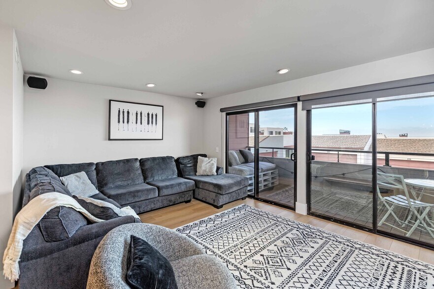 Building Photo - 419 Camino de las Colinas