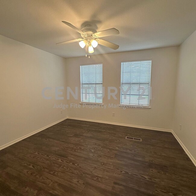 Building Photo - Beautiful 2-Story 2/2 Condo Located in Cop...