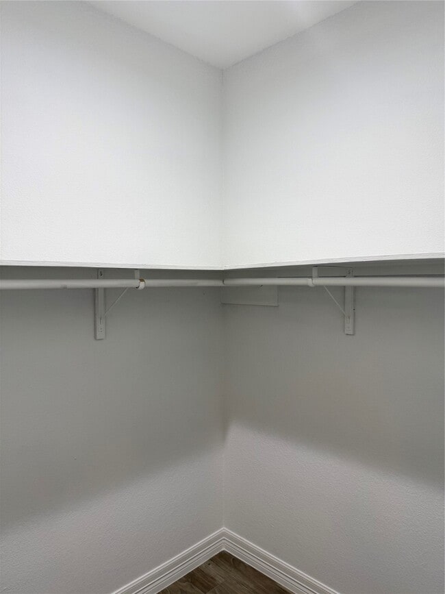 Building Photo - 716 Kolb Rd