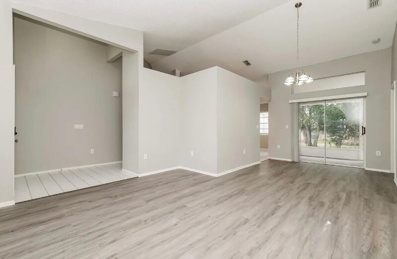 Building Photo - 7371 Box Elder Dr