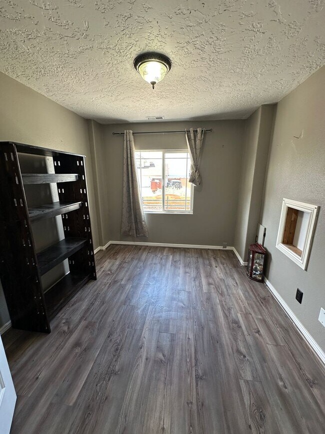 Building Photo - 162 N 2475 W Cir