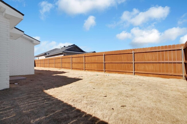 Building Photo - 402 E 30th St