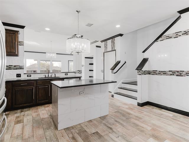 Building Photo - 1733 Elm St