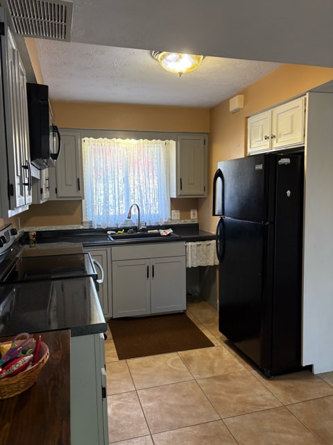 Kitchen - 526 East Ave