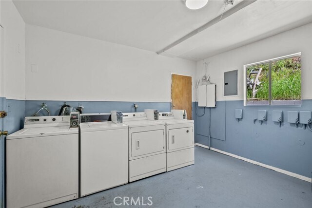 Building Photo - 1601 College View Dr