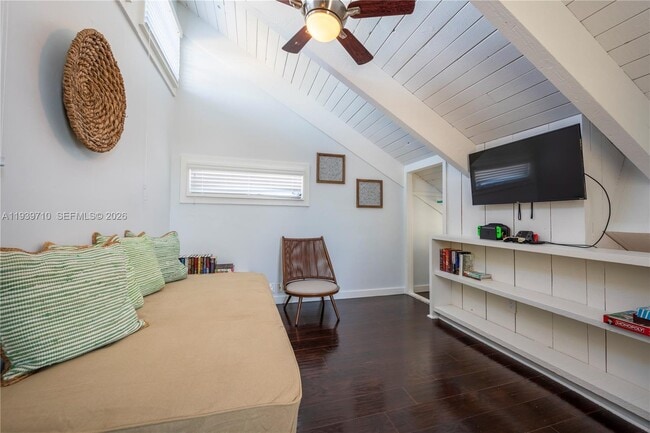 Building Photo - 1501 NE 24th St